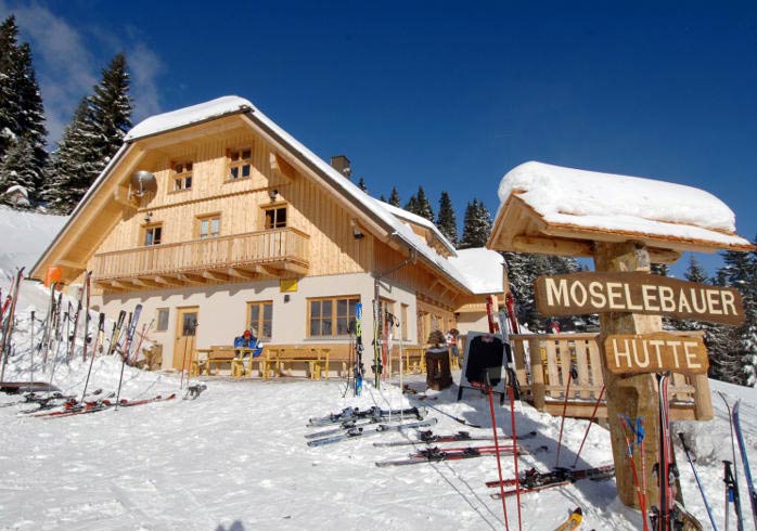 Ferienhaus im Schnee